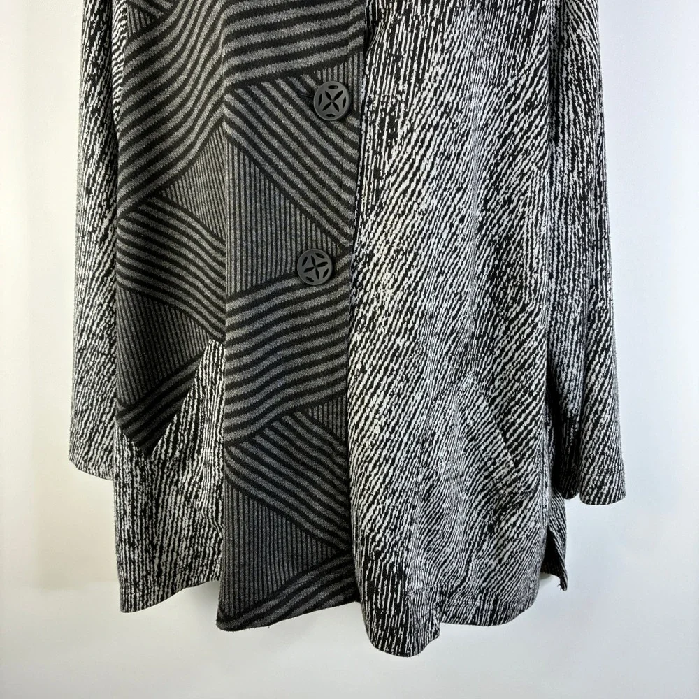 Ali Miles Womens 2X Black White Geometric Abstract Button Front Mock Neck Jacket